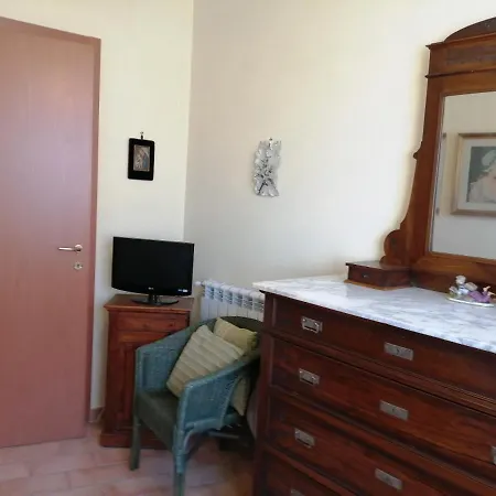 Apartament Diffuso Millepapaverirossi Casa Irma Cesi